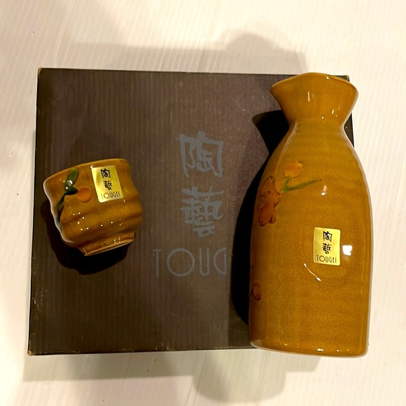 NWT Beautiful Tougei Saki Set Japanese Ceramic Saki Set 5 Piece - Picture 3 of 15
